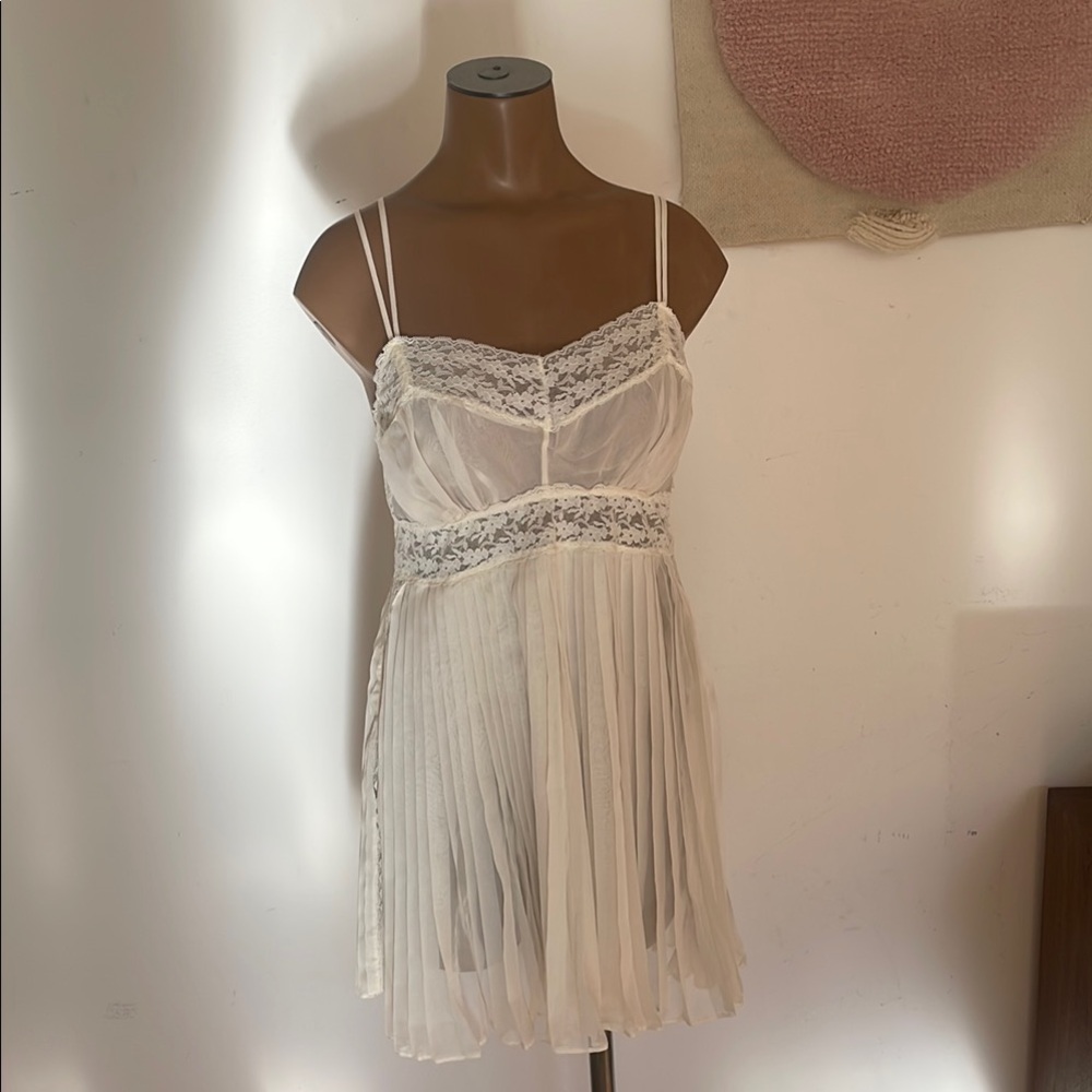 NWOT Savage by Fenty White Lace Chemise